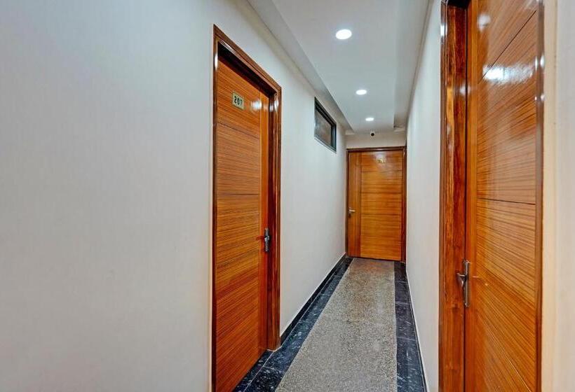 Отель Super Collection O The Royal Grand