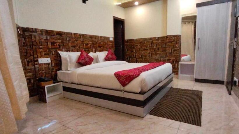 호텔 O Srishti Nikunj