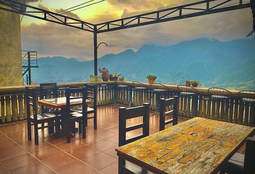 تختخواب و صبحانه Daun Pisang Homestay & Restaurant View Fanxipan