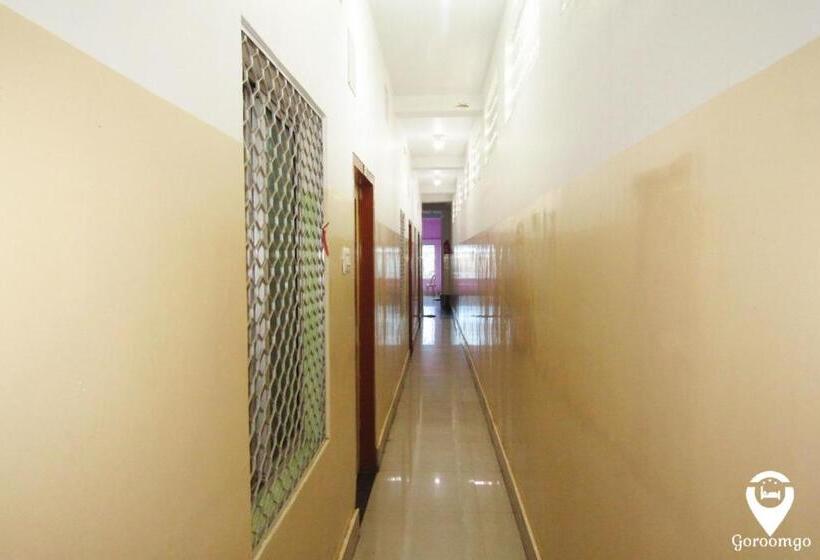 Отель Goroomgo Star Lodge Near Jagannath Temple Puri