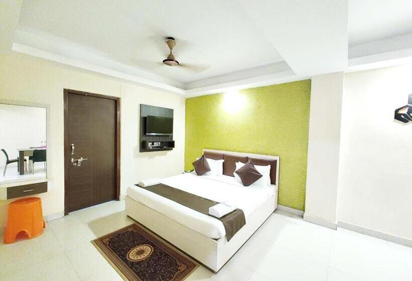 ホテル Grg Grand Resort Puri Sea View Room   With Spacious And Luxury Room   Lift And Parking Facilities Wi