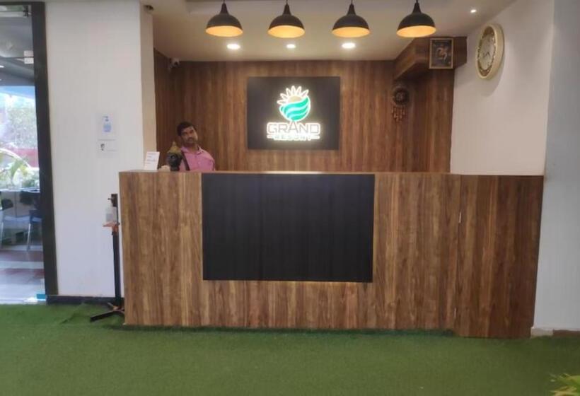 ホテル Grg Grand Resort Puri Sea View Room   With Spacious And Luxury Room   Lift And Parking Facilities Wi