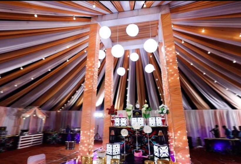 ホテル Grg Grand Resort Puri Sea View Room   With Spacious And Luxury Room   Lift And Parking Facilities Wi