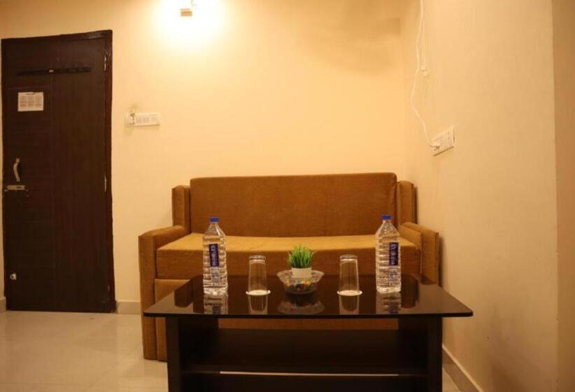 ホテル Grg Grand Resort Puri Sea View Room   With Spacious And Luxury Room   Lift And Parking Facilities Wi