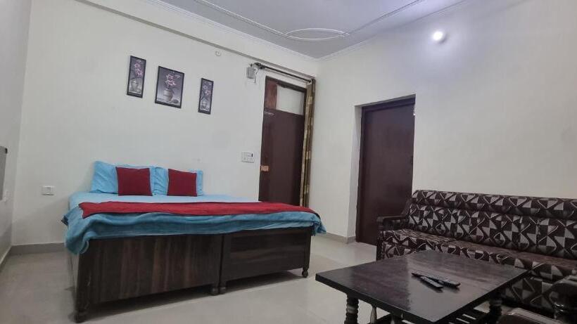 בית מלון כפרי Mahadev Apartments By Around Stays
