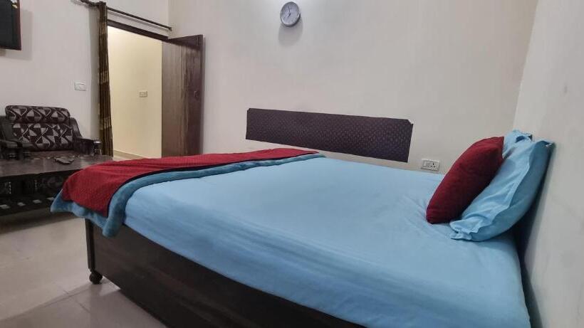 בית מלון כפרי Mahadev Apartments By Around Stays