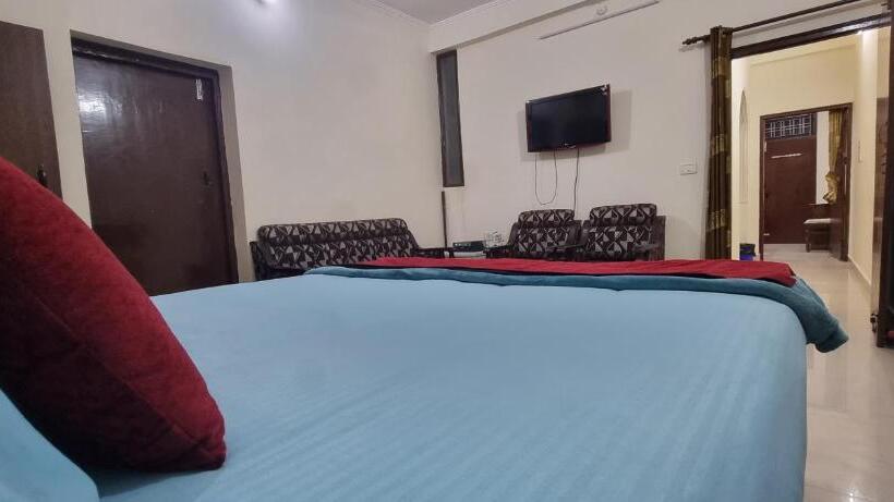בית מלון כפרי Mahadev Apartments By Around Stays
