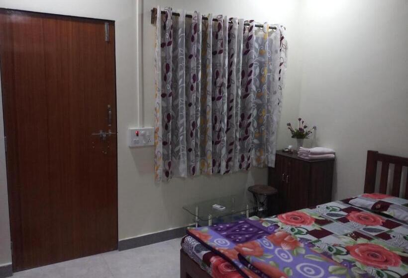 بنسيون Anandi Villa Homestay