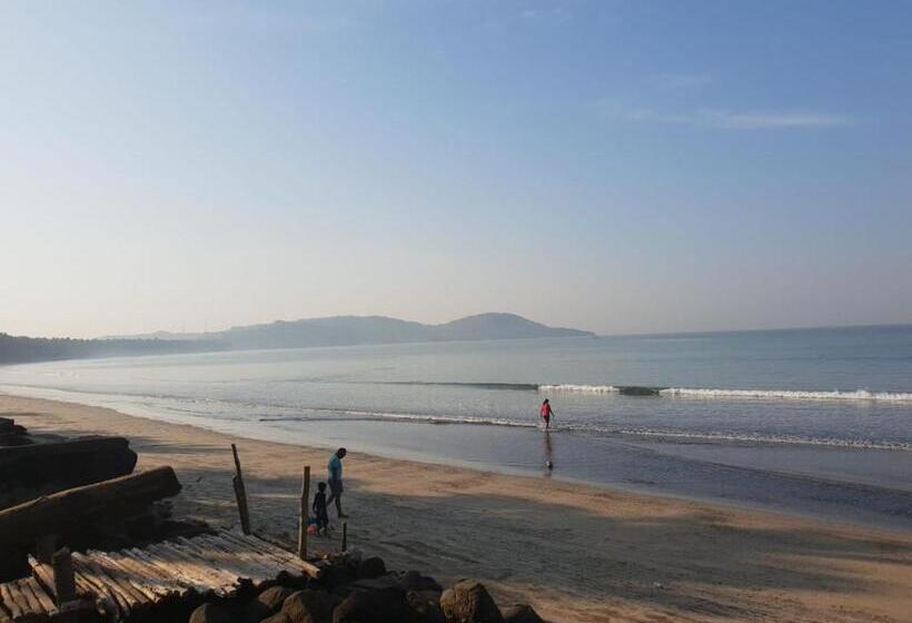 بنسيون Anandi Villa Homestay