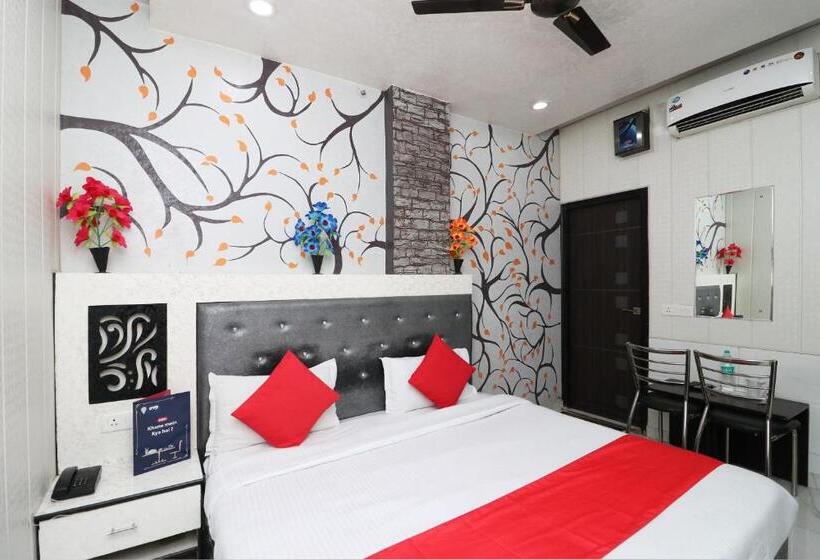 Super Oyo Hotel Myraa