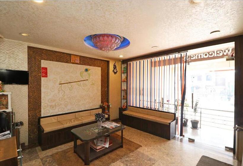 Super Oyo Hotel Myraa