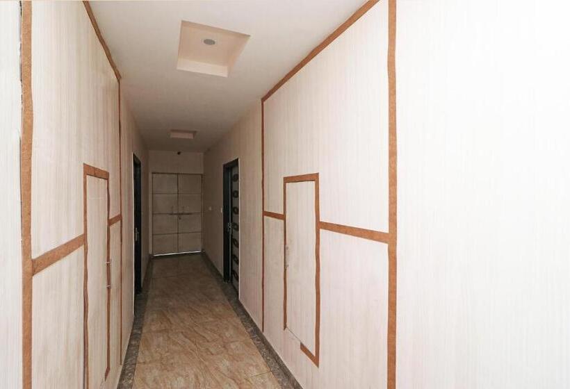 Super Oyo Hotel Myraa