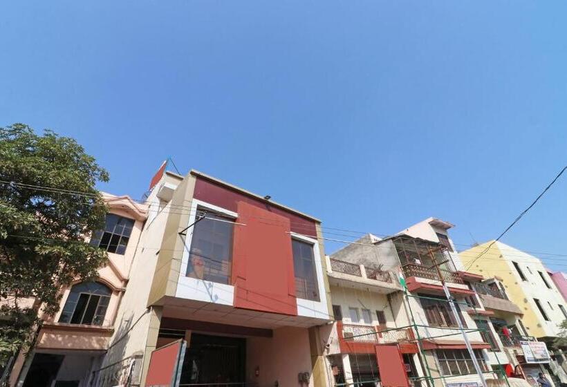 Super Oyo Hotel Myraa