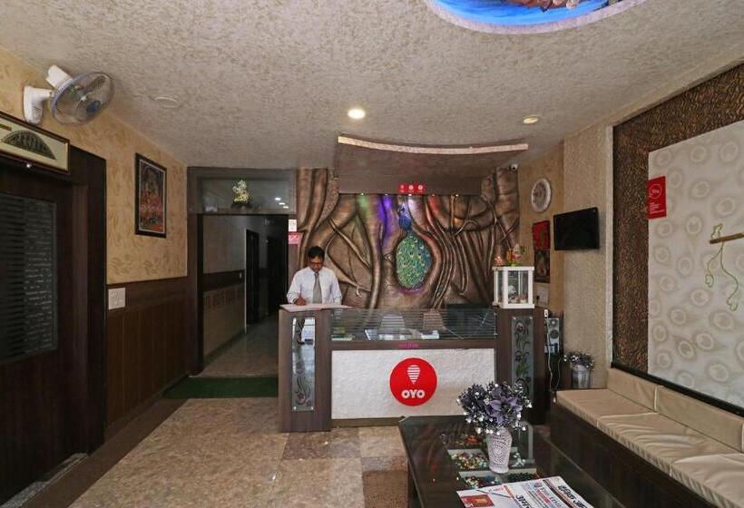 Super Oyo Hotel Myraa