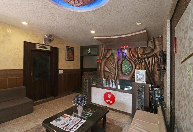 Super Oyo Hotel Myraa