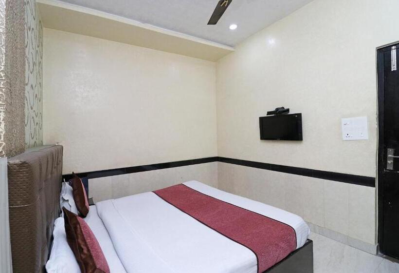 Super Oyo Hotel Myraa