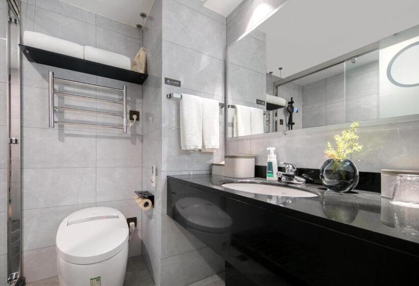 Atour X Hotel Ningbo Railway Station North Square