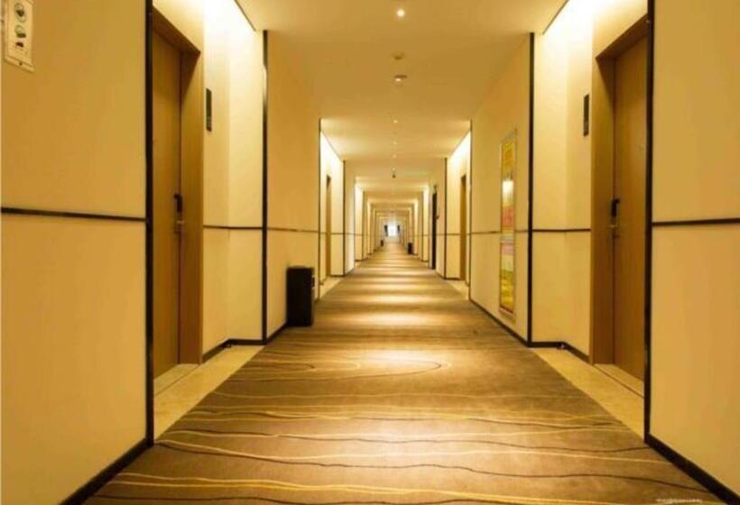 Отель City Comfort Inn Xining Haihu New District Wanda Plaza