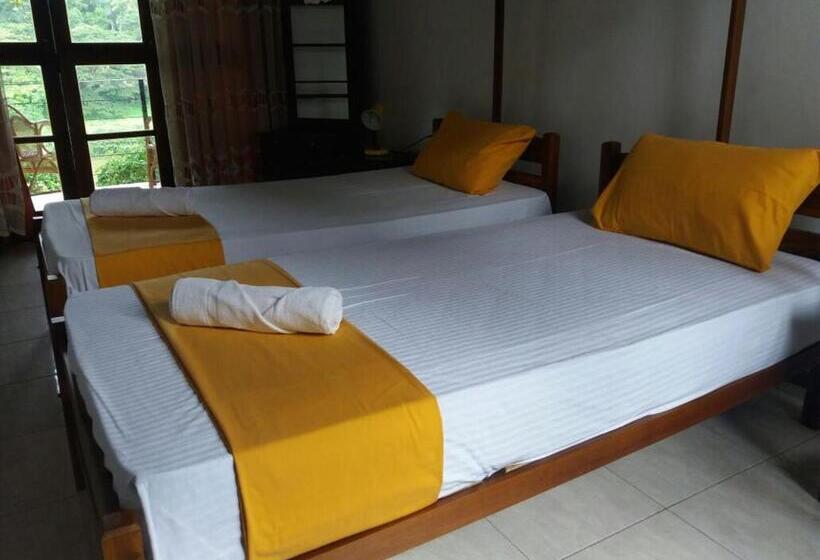 بنسيون Kandy Riverside Villa 812