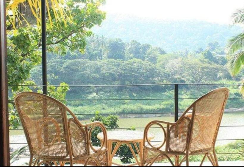 بنسيون Kandy Riverside Villa 812