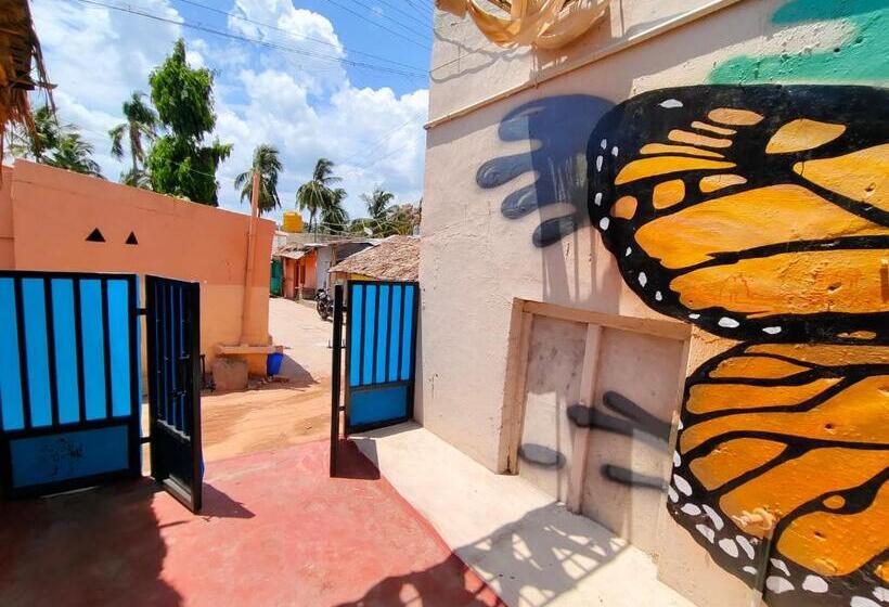 پانسیون Temple Side Cottage