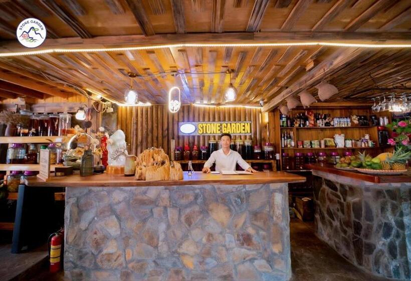 تختخواب و صبحانه Stone Garden Resort & Spa