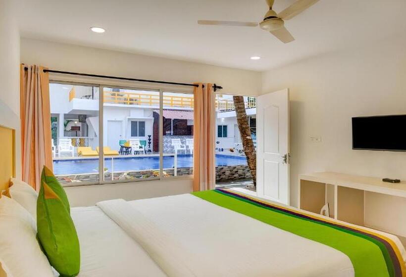 Hotel Beachwalk Retreat   Within 100 Metres From Morjim Beach