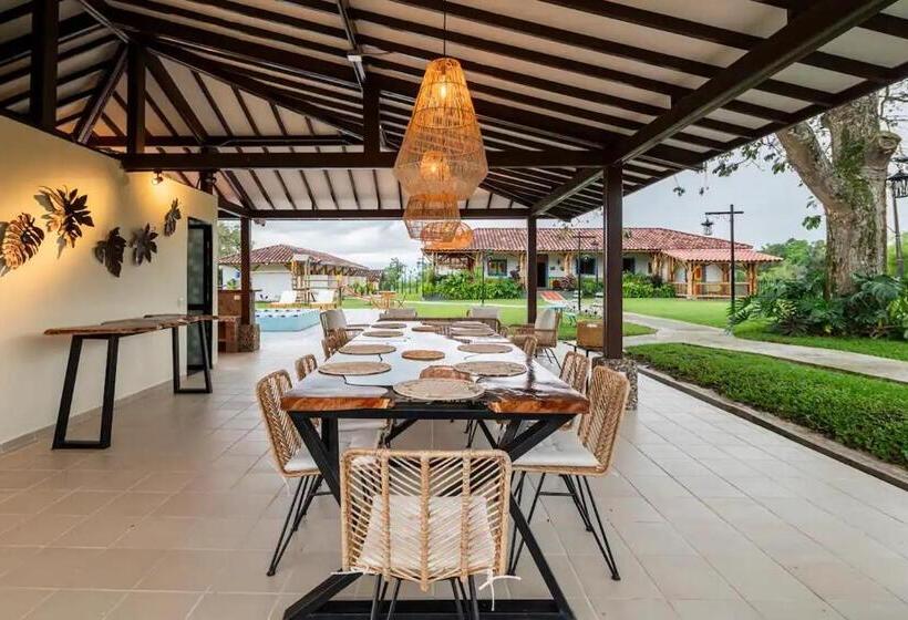 هتل Finca Tesorito