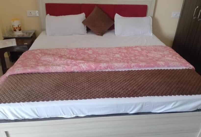 ホテル Madhur Kunj Ayodhya