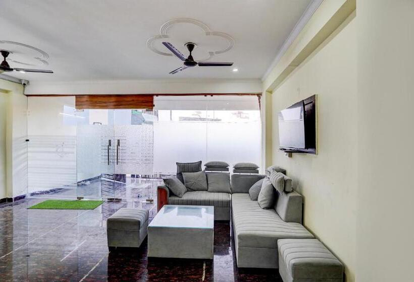 ホテル O Yuvraj Residency