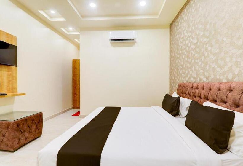 Super Hotel O The Ashiyana Stay