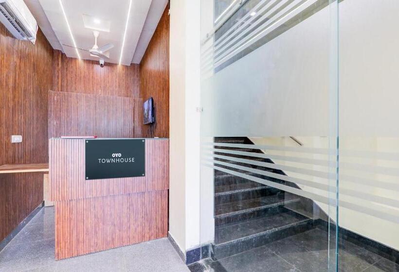 Super Hotel O The Ashiyana Stay