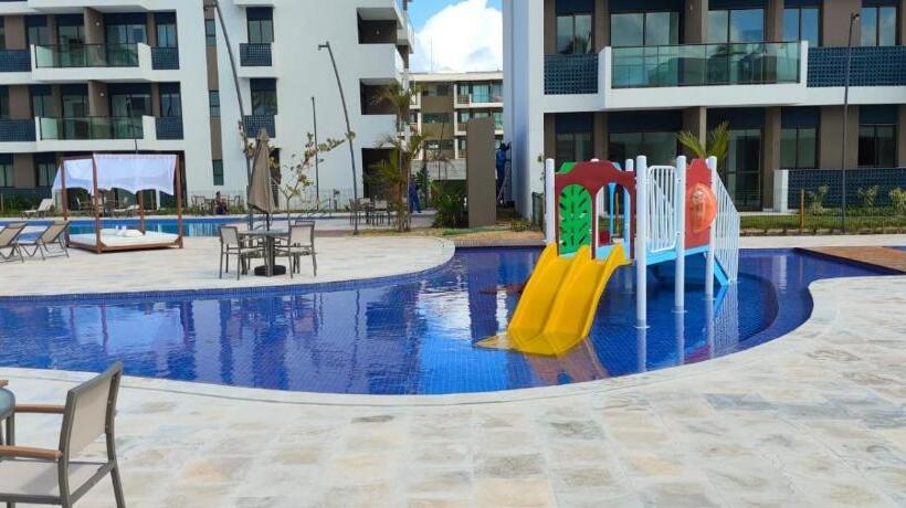 Makia Beach Experience