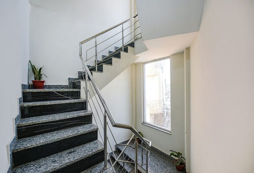 Fabhotel Hc Dream Majestic