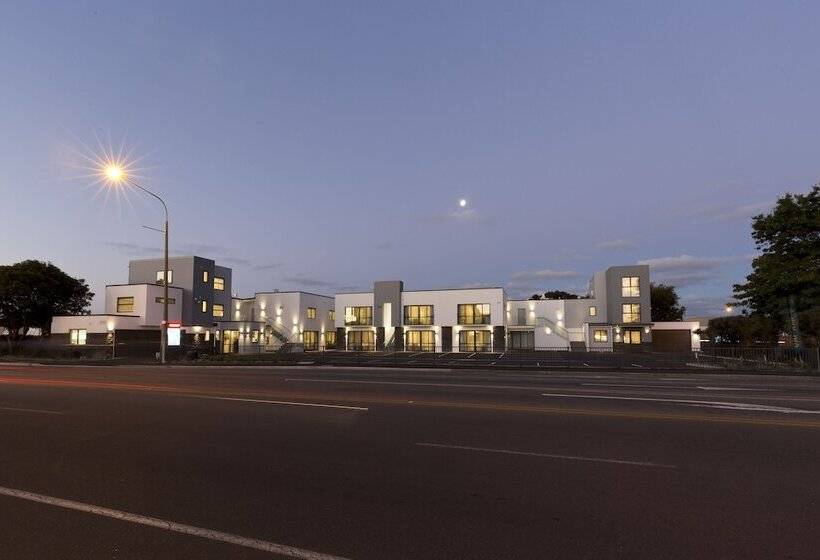 239 On Lincoln Motel