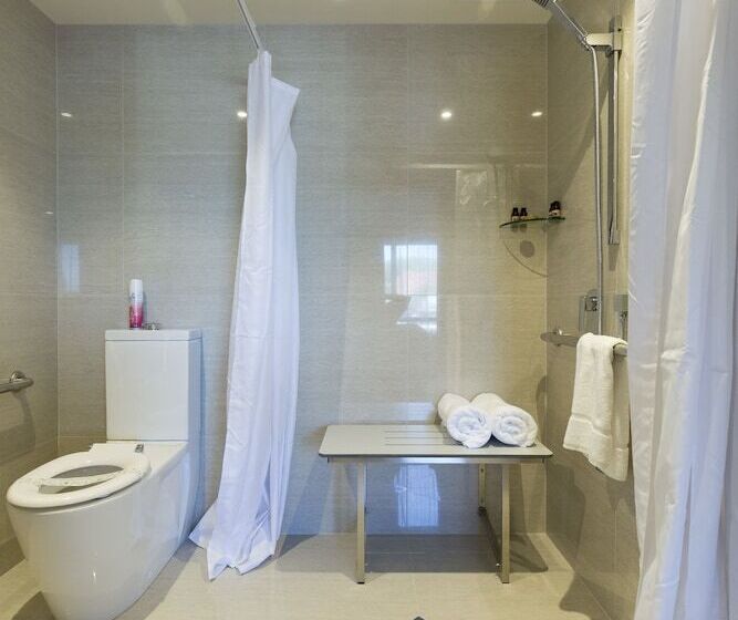 239 On Lincoln Motel