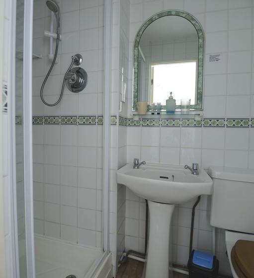 تختخواب و صبحانه Bay Cottage Guest House  Child Free Zone