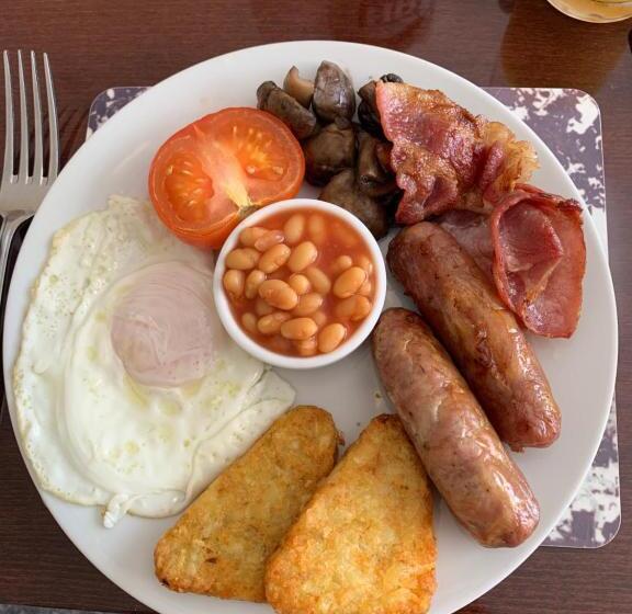 مبيت وإفطار The Capri Guesthouse