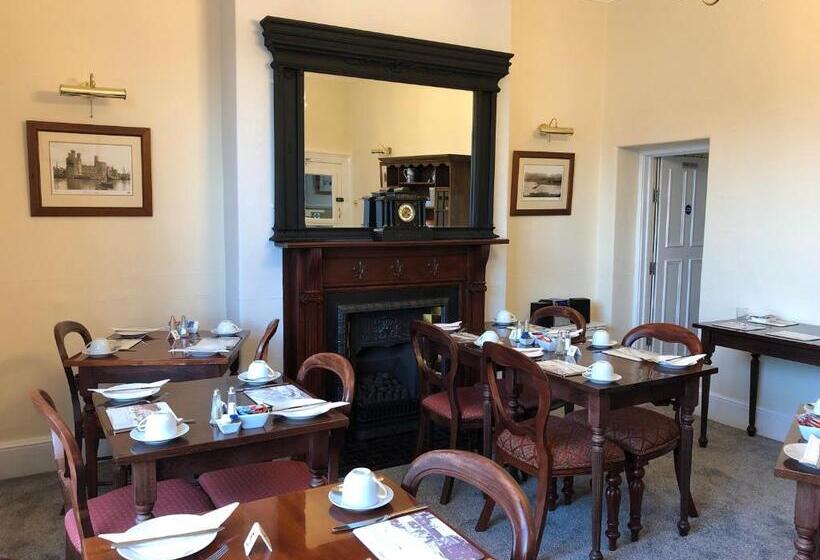 مبيت وإفطار The Capri Guesthouse