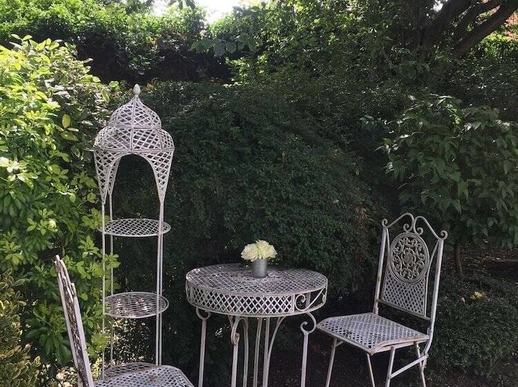 민박 Copper Beech House