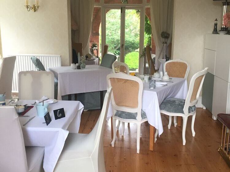 민박 Copper Beech House