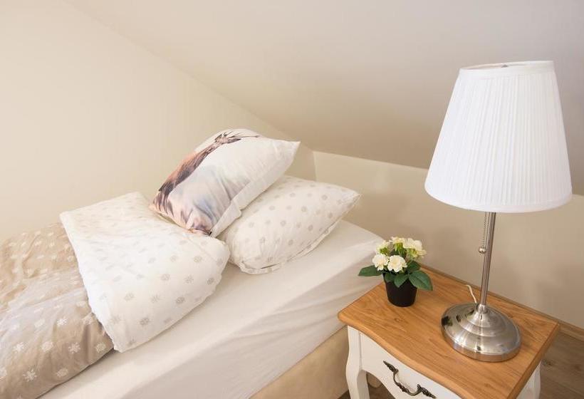 تختخواب و صبحانه Guesthouse Grund