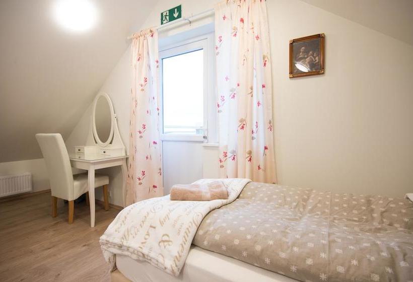 تختخواب و صبحانه Guesthouse Grund