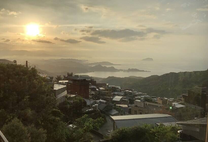 تختخواب و صبحانه Kyufun Komachi