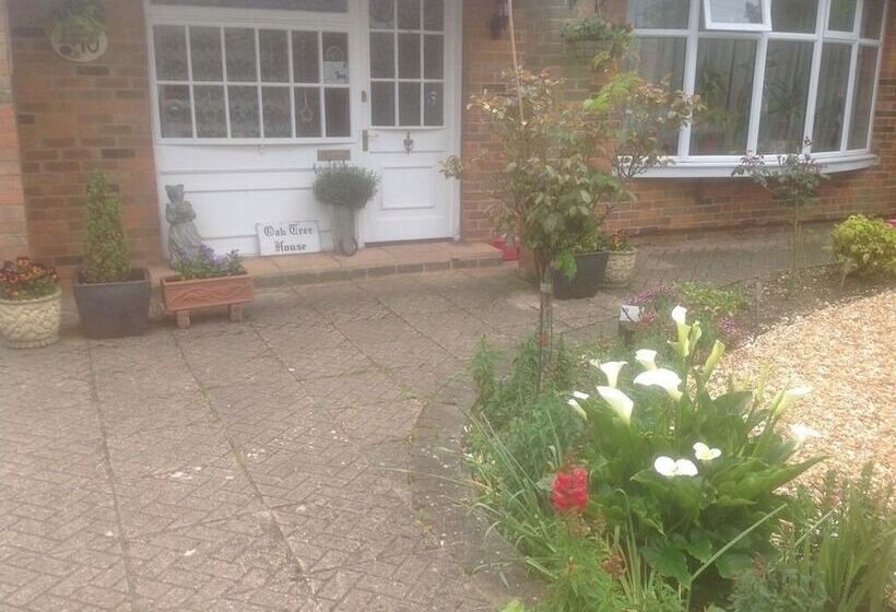 Bed and Breakfast Oak Tree House