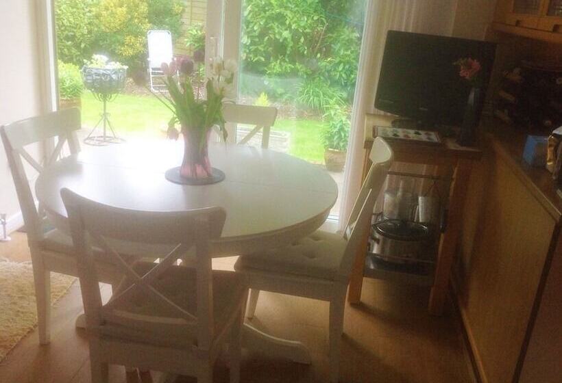 Bed and Breakfast Oak Tree House