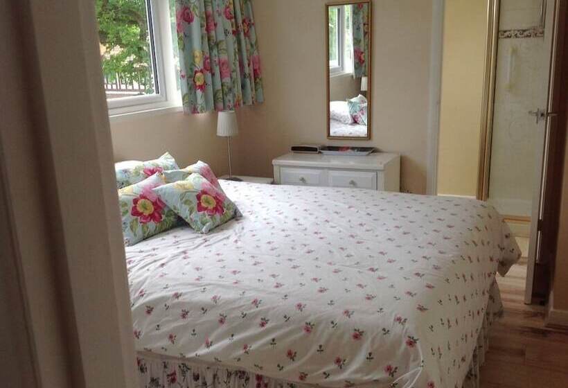 Bed and Breakfast Oak Tree House