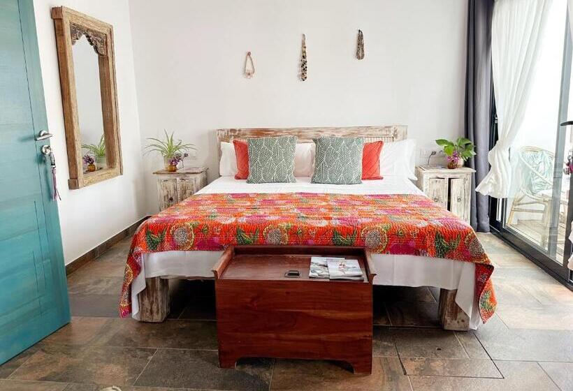 تختخواب و صبحانه One Thousand Waves