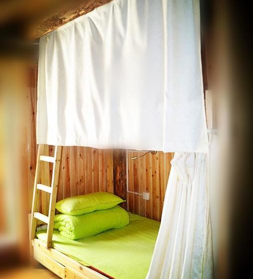 הוסטל Shangri La Emma Inn