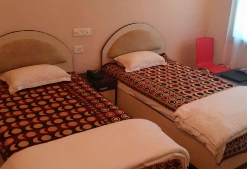 בית מלון כפרי Garv Residencia Gaya